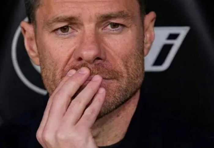 篮球比分-阿隆索坦言失控更衣室，皇马西超杯失利后解雇主帅|哈维·阿隆索|马卡电台|体能|电台|巴塞罗那_新浪体育_新浪新闻