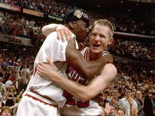 篮球比分-盘点NBA历史上五大内斗 乔丹、科比、奥尼尔上榜